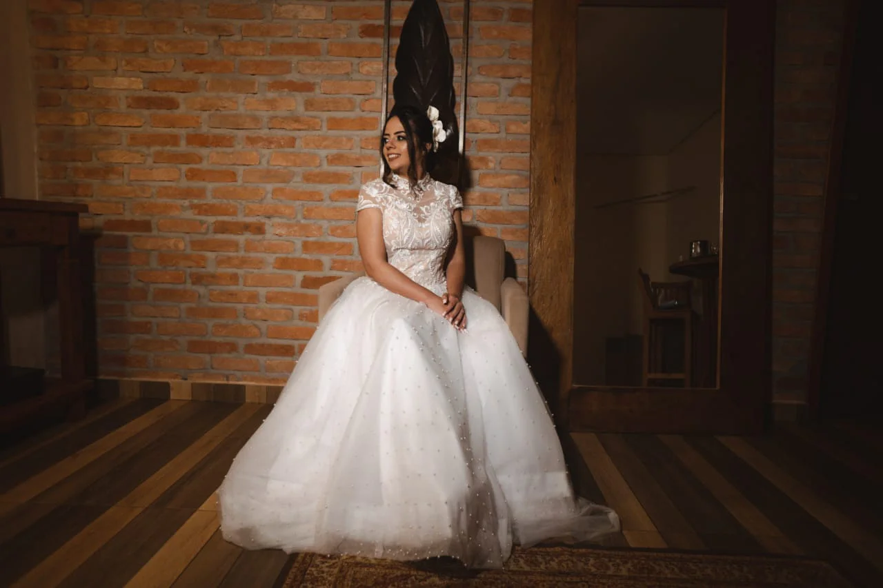 vestido de noiva com gola alta russia noivas